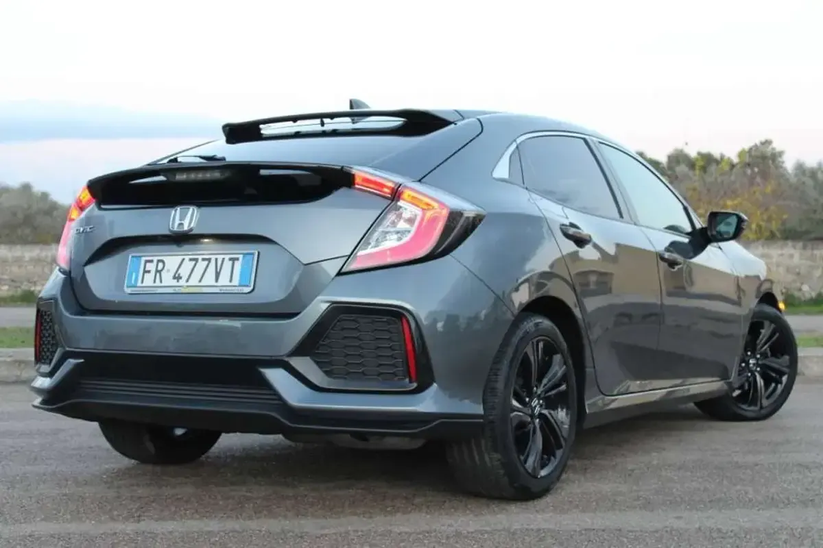 Usata Honda Civic Elegance 120 CV (88 kW) 2018 Grigio Berlina
