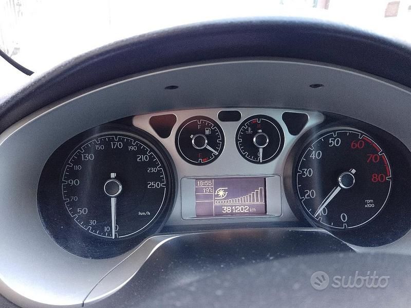 Usata Lancia Delta 120 CV (88 kW) 2009 Grigio Utilitaria