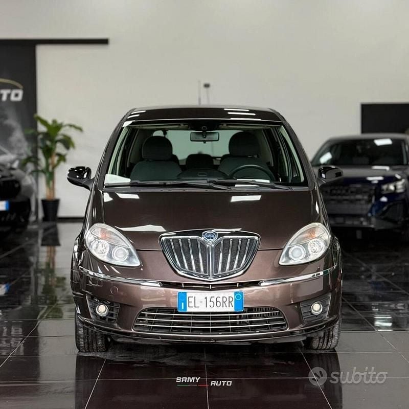 Marrone Usata 2013 Lancia Musa Monovolume | 4990 € (Buon prezzo) - Immagine 1/4