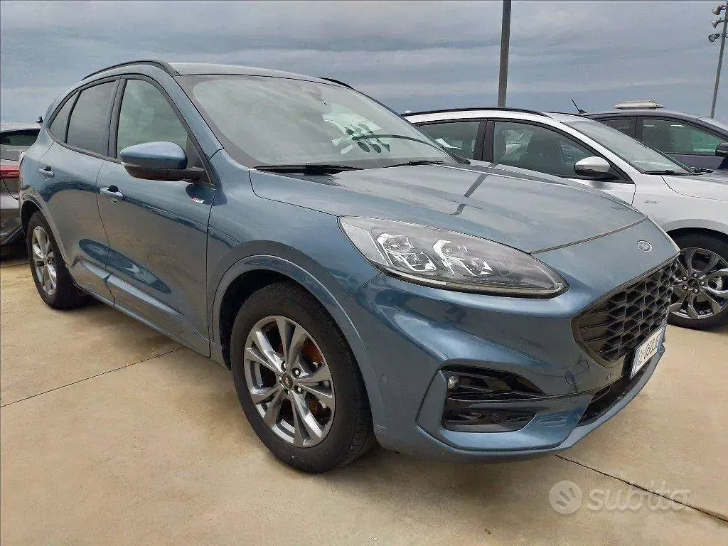 Usata Ford Kuga ST-Line X 225 CV (165 kW) 2023 Grigio SUV