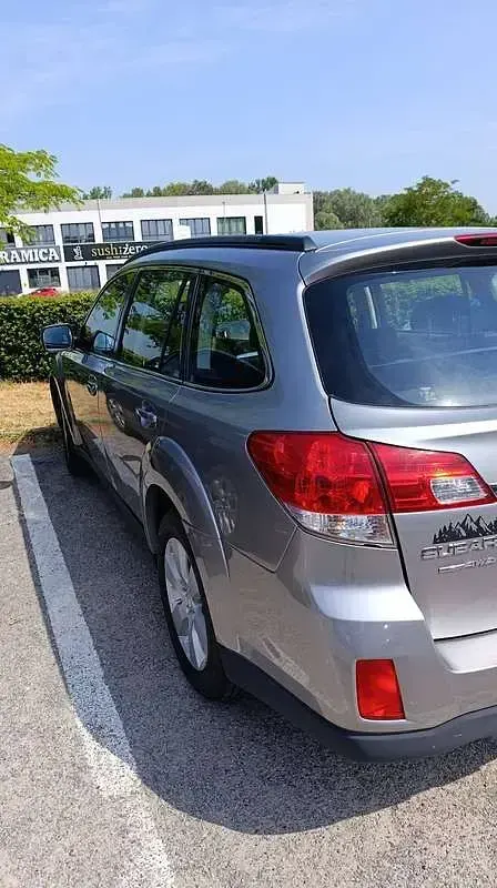 Usata Subaru Outback Trend 150 CV (110 kW) 2010 Grigio Station wagon