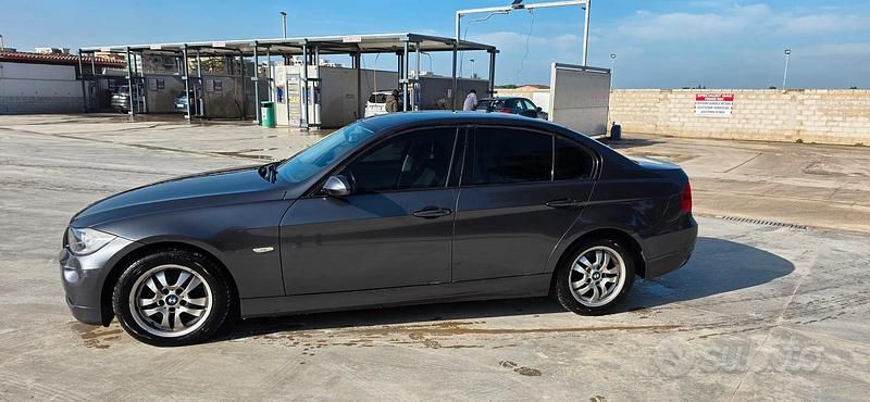 Usata BMW 320 Efficient Dynamics 163 CV (119 kW) 2006 Grigio Berlina