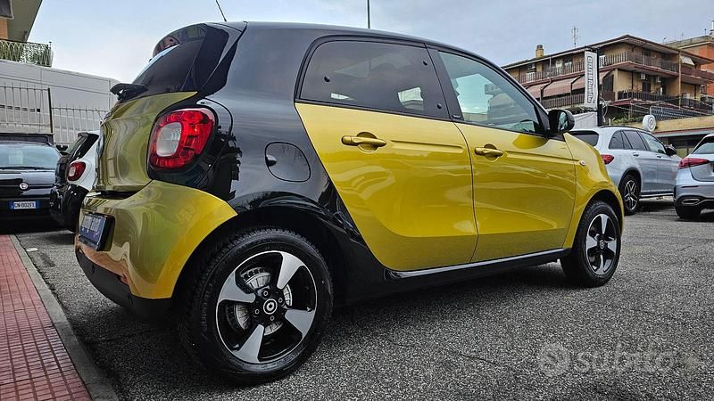 Begagnad Smart ForFour Passion 90 HK (66 kW) 2019 Gul Halvkombi