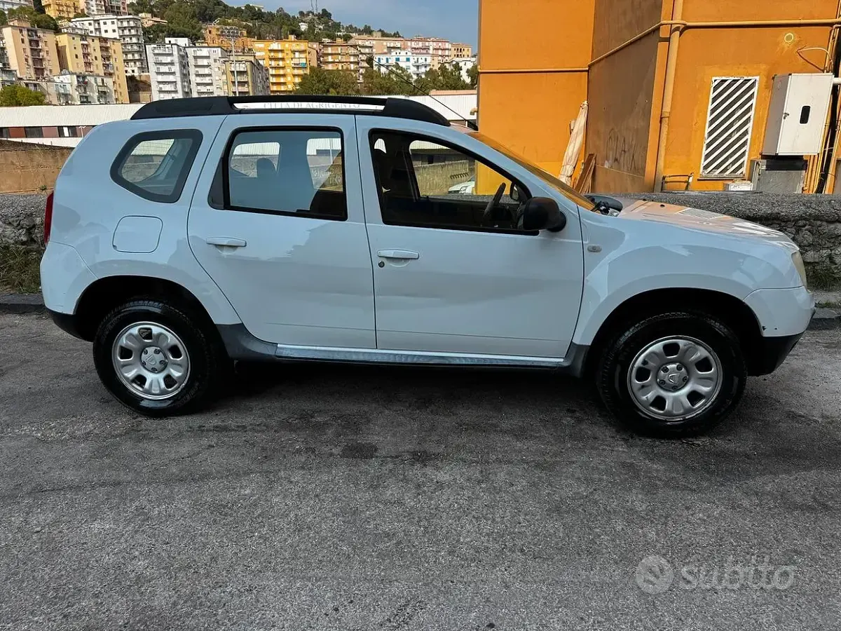 Usata Dacia Duster 2011 Bianco SUV