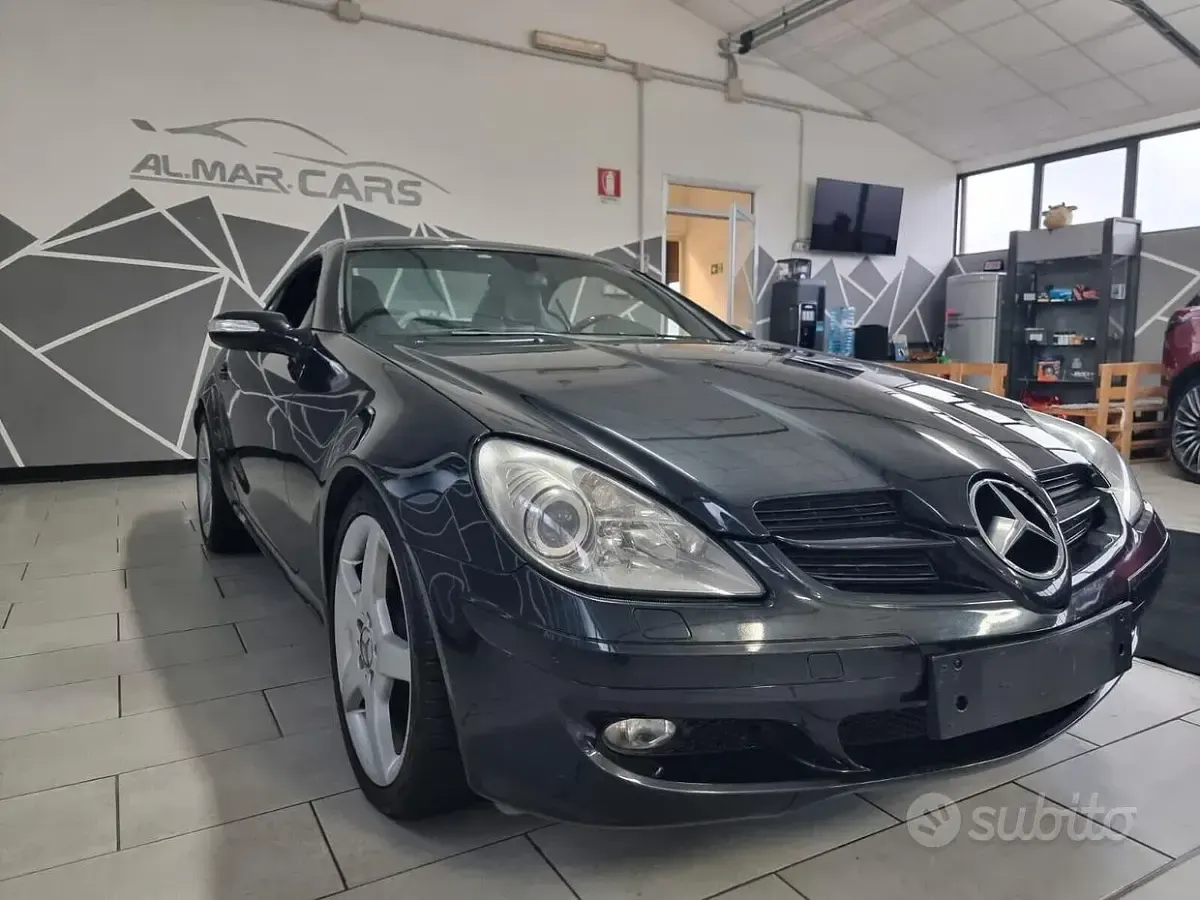 Usata Mercedes SLK350 AMG 272 CV (200 kW) 2004 Nero Cabrio