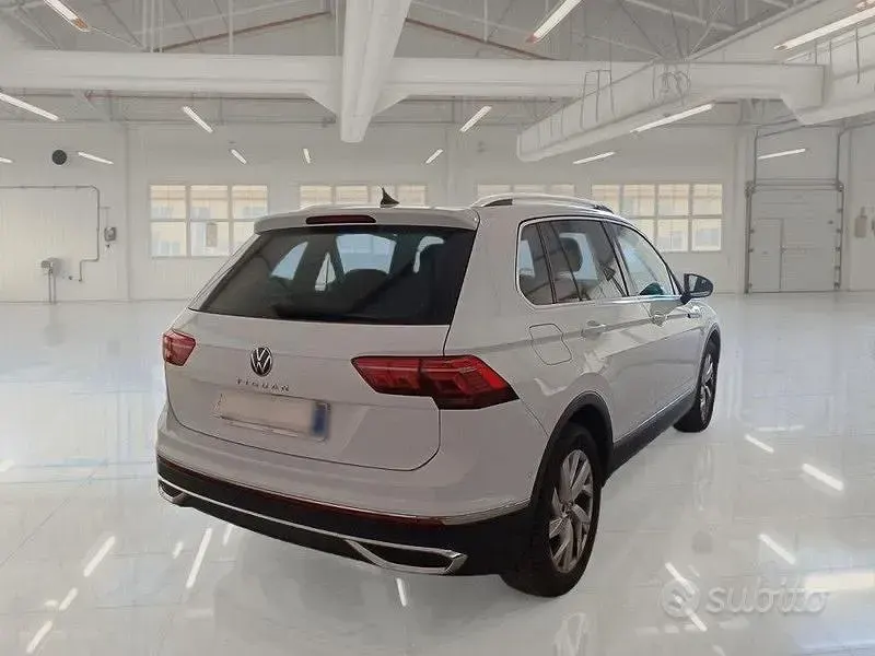 Usata VW Tiguan Elegance 149 CV (109 kW) 2021 Bianco SUV