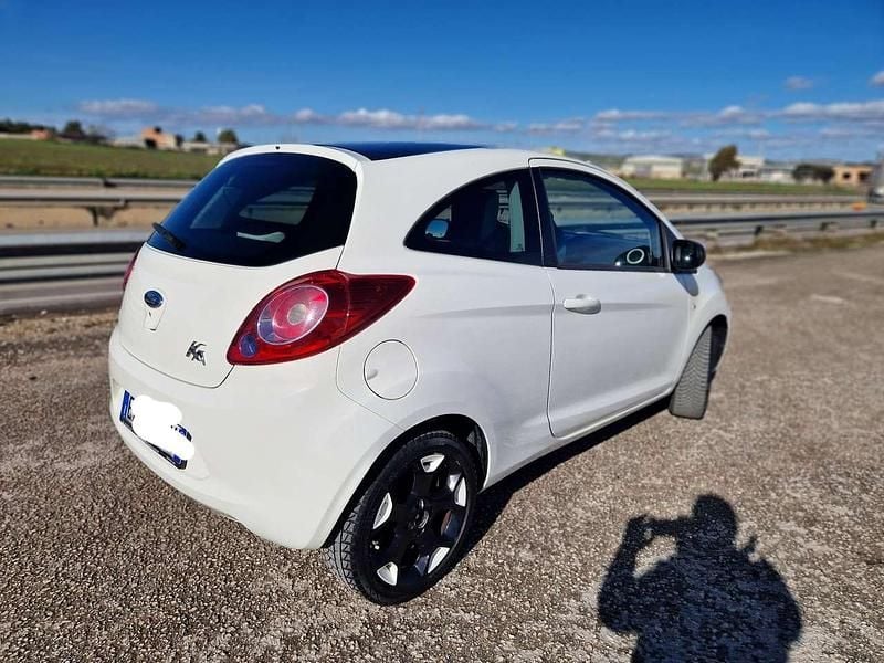 Usata Ford Ka Collection 69 CV (50 kW) 2016 Bianco Utilitaria