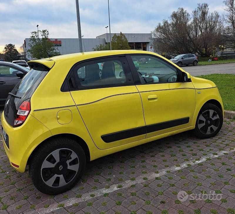 Gebraucht Renault Twingo SE 70 PS (51 kW) 2016 Gelb Kleinwagen