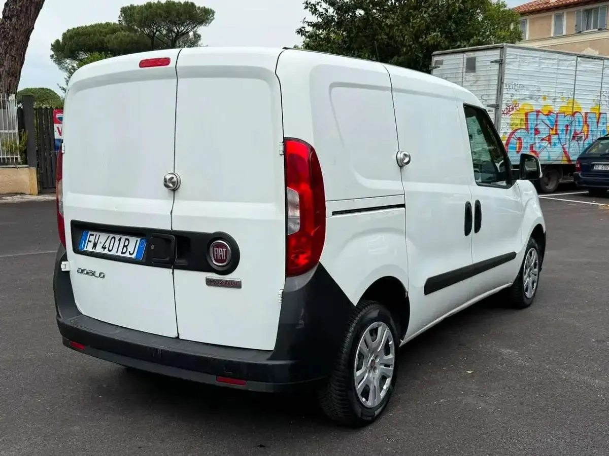 Usata Fiat Doblò 95 CV (69 kW) 2019 Bianco Monovolume