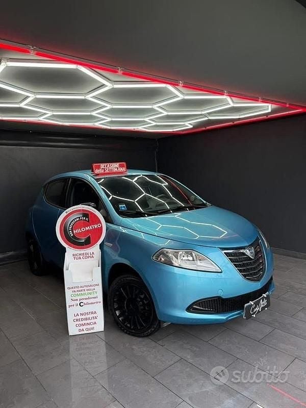 Usata Lancia Ypsilon 84 CV (61 kW) 2014 Blu Utilitaria