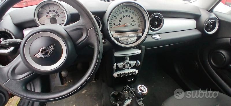 Usata Mini Cooper D Clubman 109 CV (80 kW) 2009 Rosso Station wagon