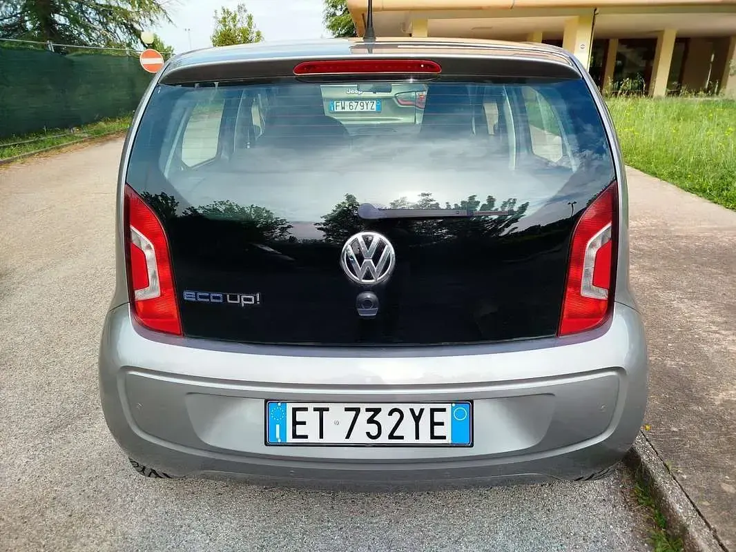 Usata VW up! Move 68 CV (50 kW) 2013 Grigio Utilitaria