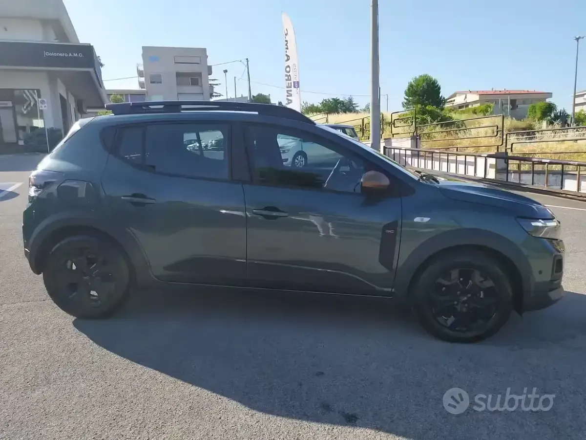 Usata Dacia Sandero Extreme 110 CV (80 kW) 2026 Verde Berlina