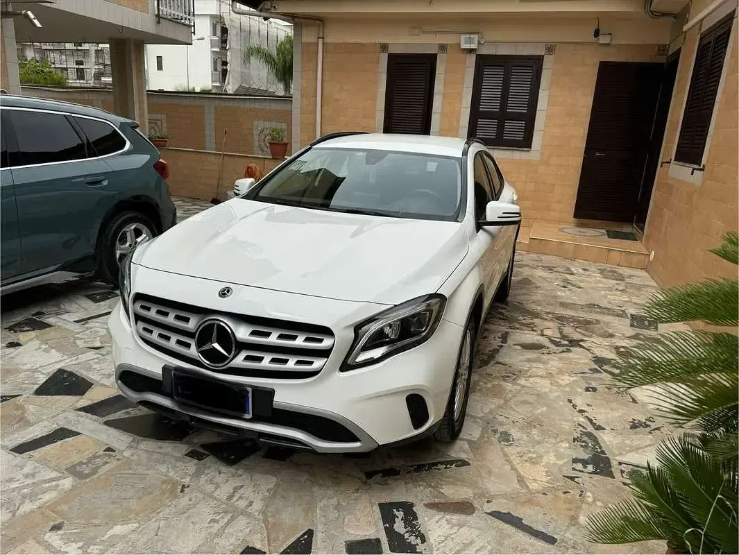 Usata Mercedes GLA200 Executive 136 CV (100 kW) 2019 SUV