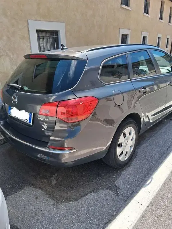 Usata Opel Astra Business 110 CV (80 kW) 2014 Station wagon