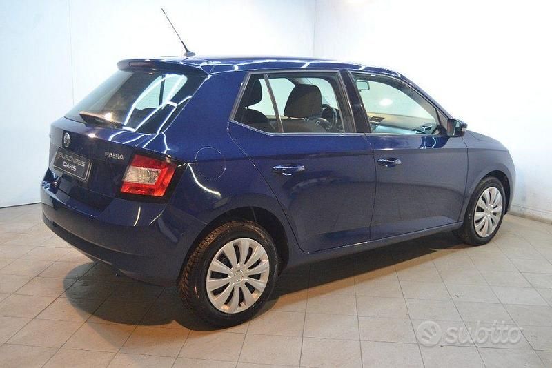 Usata Skoda Fabia Business Line 90 CV (66 kW) 2016 Blu Berlina