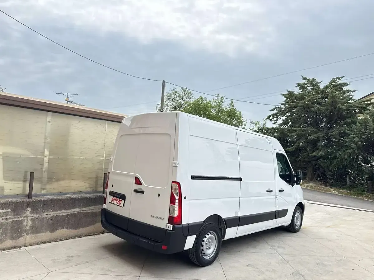 Usata Renault Master 145 CV (106 kW) 2019 Bianco Furgone