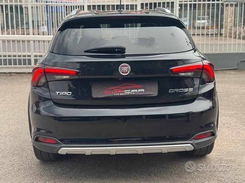 Occasion Fiat Tipo Cross 95 ch (69 kW) 2021 Noir Berline
