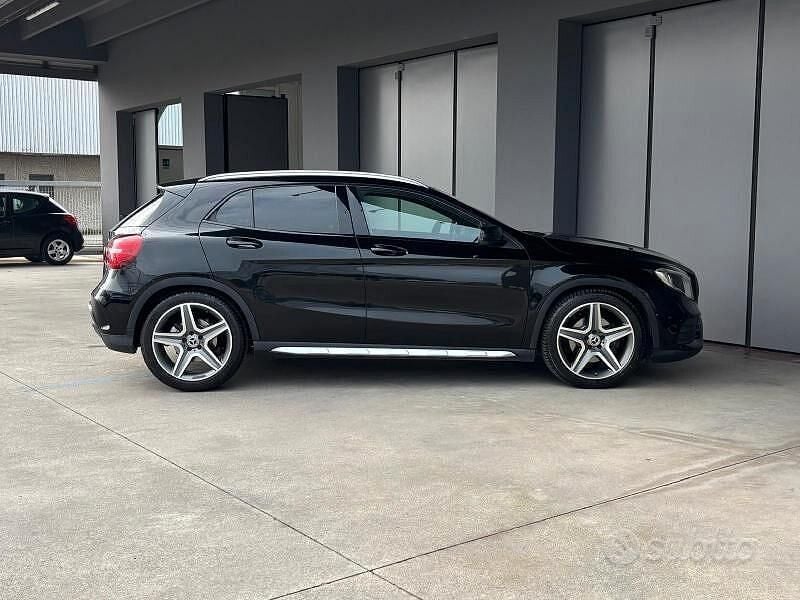 Usata Mercedes GLA220 Premium 176 CV (129 kW) 2018 Nero SUV