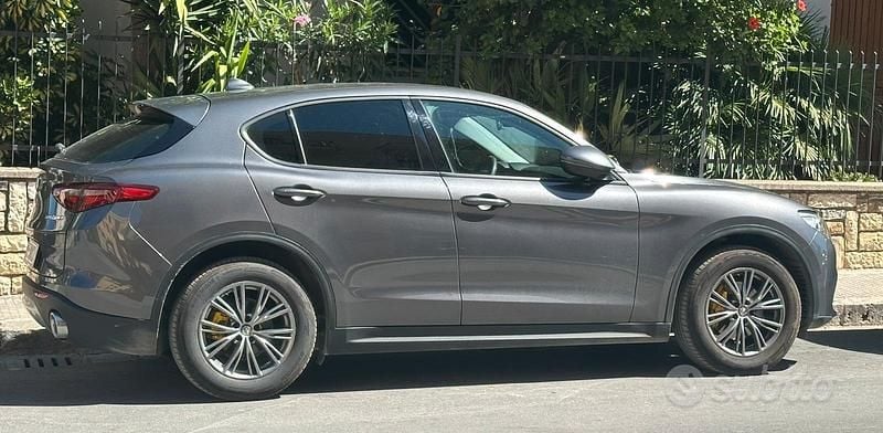 Usata Alfa Romeo Stelvio 160 CV (117 kW) 2020 Grigio SUV
