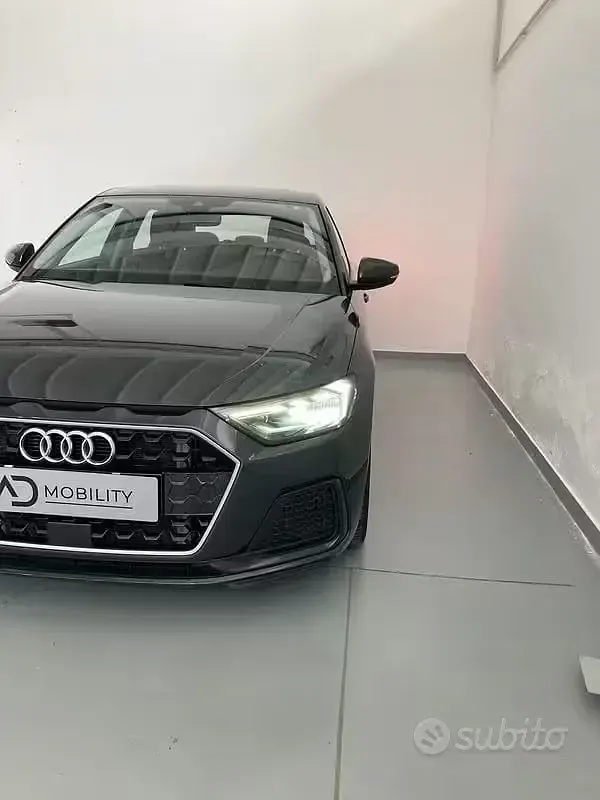 Usata Audi A1 Design 95 CV (69 kW) 2019 Grigio SUV