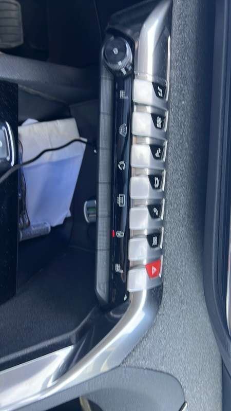 Usata 2017 Peugeot 5008 Allure Monovolume | 12.200 € (Buon prezzo) - Immagine 1/4