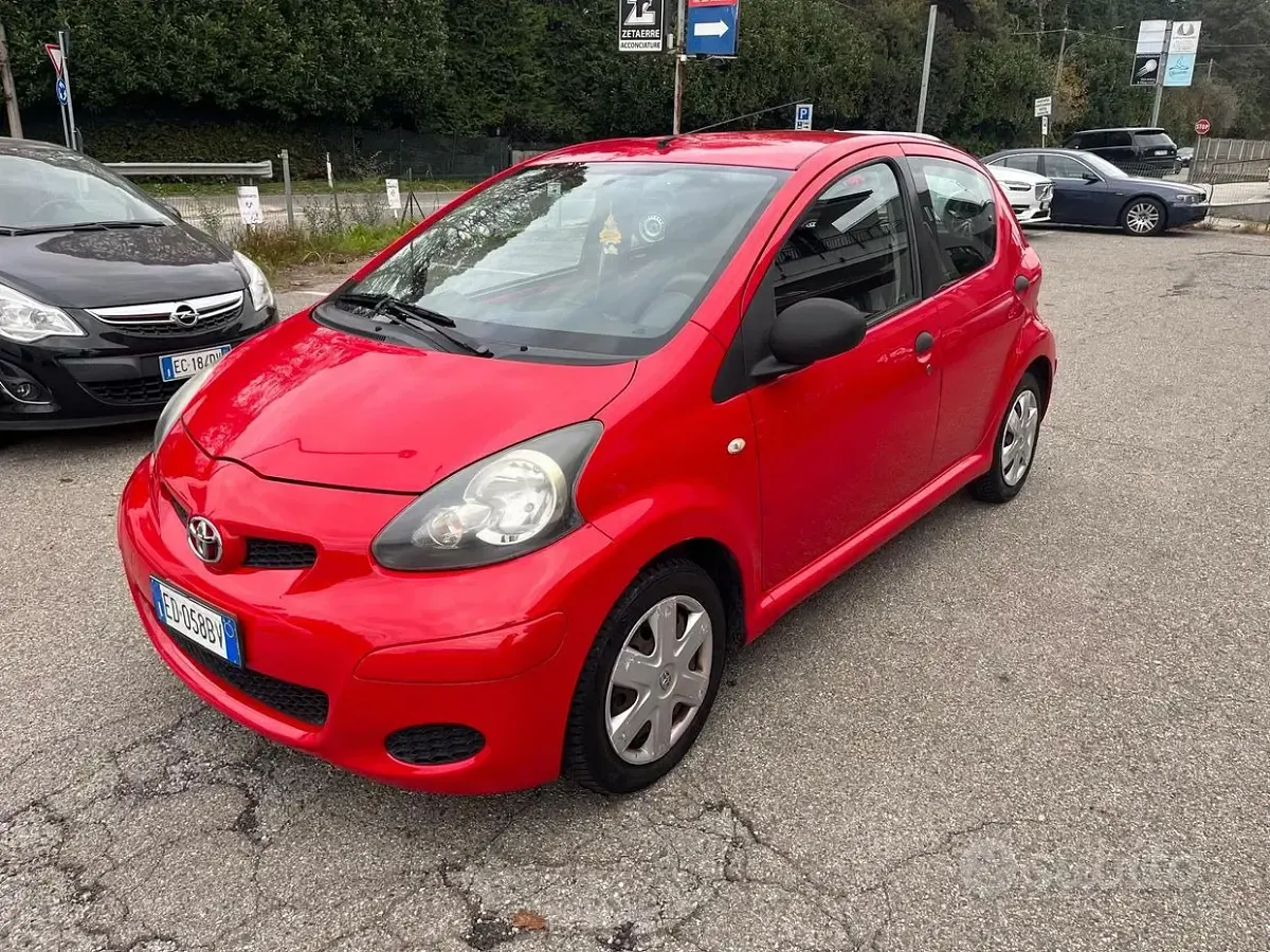 Brugt Toyota Aygo Sol 68 HK (50 kW) 2010 Rød Hatchback
