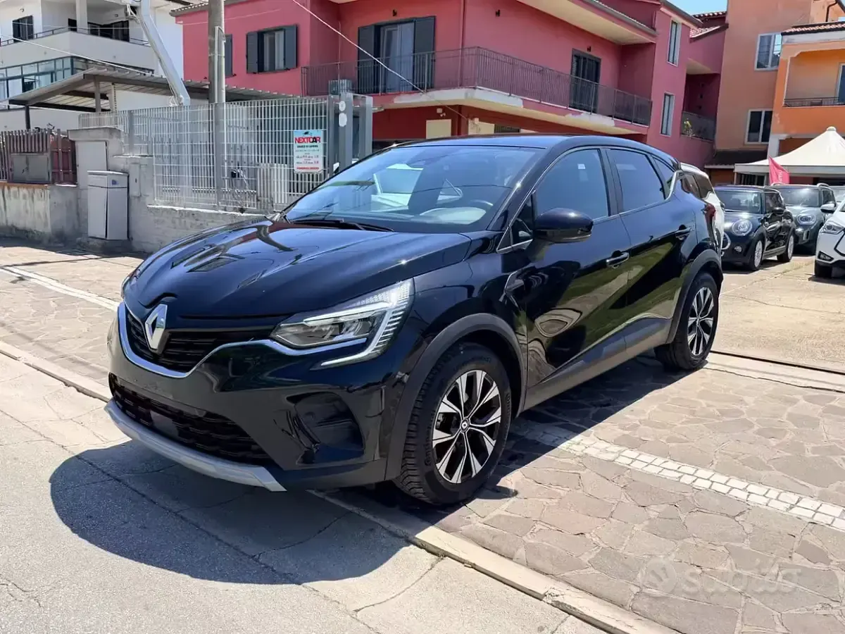 Usata Renault Captur Evolution 101 CV (74 kW) 2024 Nero SUV