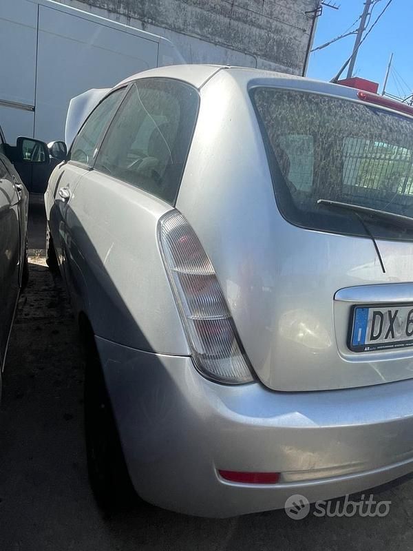 Usata Lancia Ypsilon 77 CV (56 kW) 2009 Grigio Utilitaria