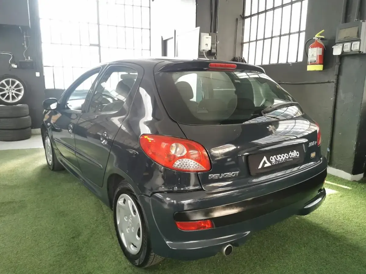 Usata Peugeot 206 60 CV (44 kW) 2010 Grigio Berlina