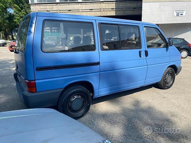 Usata VW Caravelle 1994 Blu Monovolume