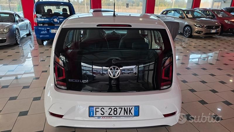 Usata VW up! Move 68 CV (50 kW) 2019 Bianco Utilitaria