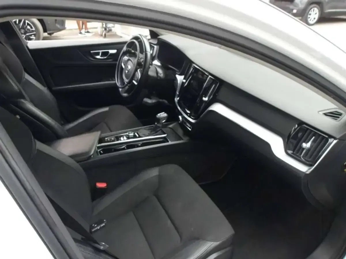 Usata Volvo V60 Business Edition 150 CV (110 kW) 2020 Bianco ghiaccio Station wagon