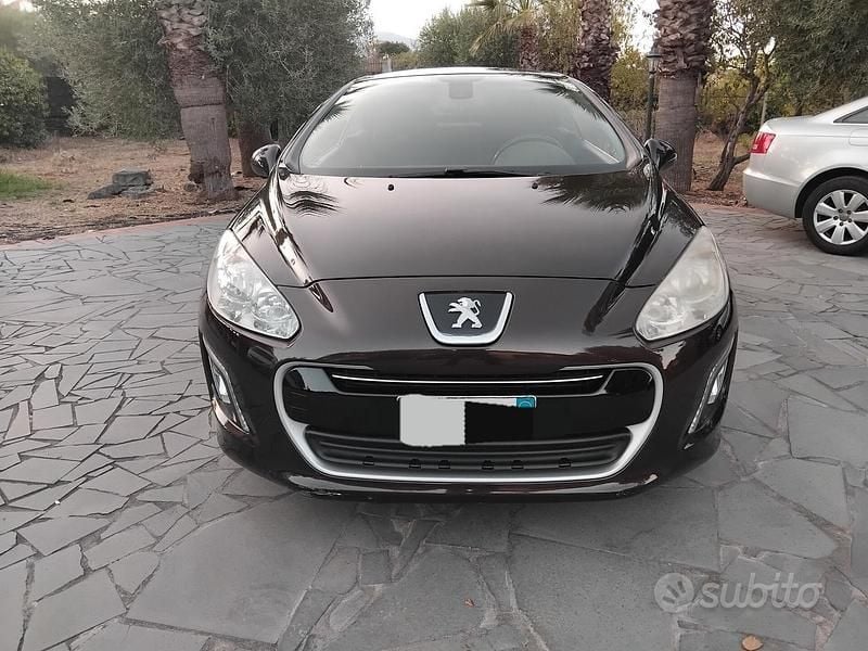 Usata Peugeot 308 CC Allure 111 CV (81 kW) 2012 Marrone Cabrio