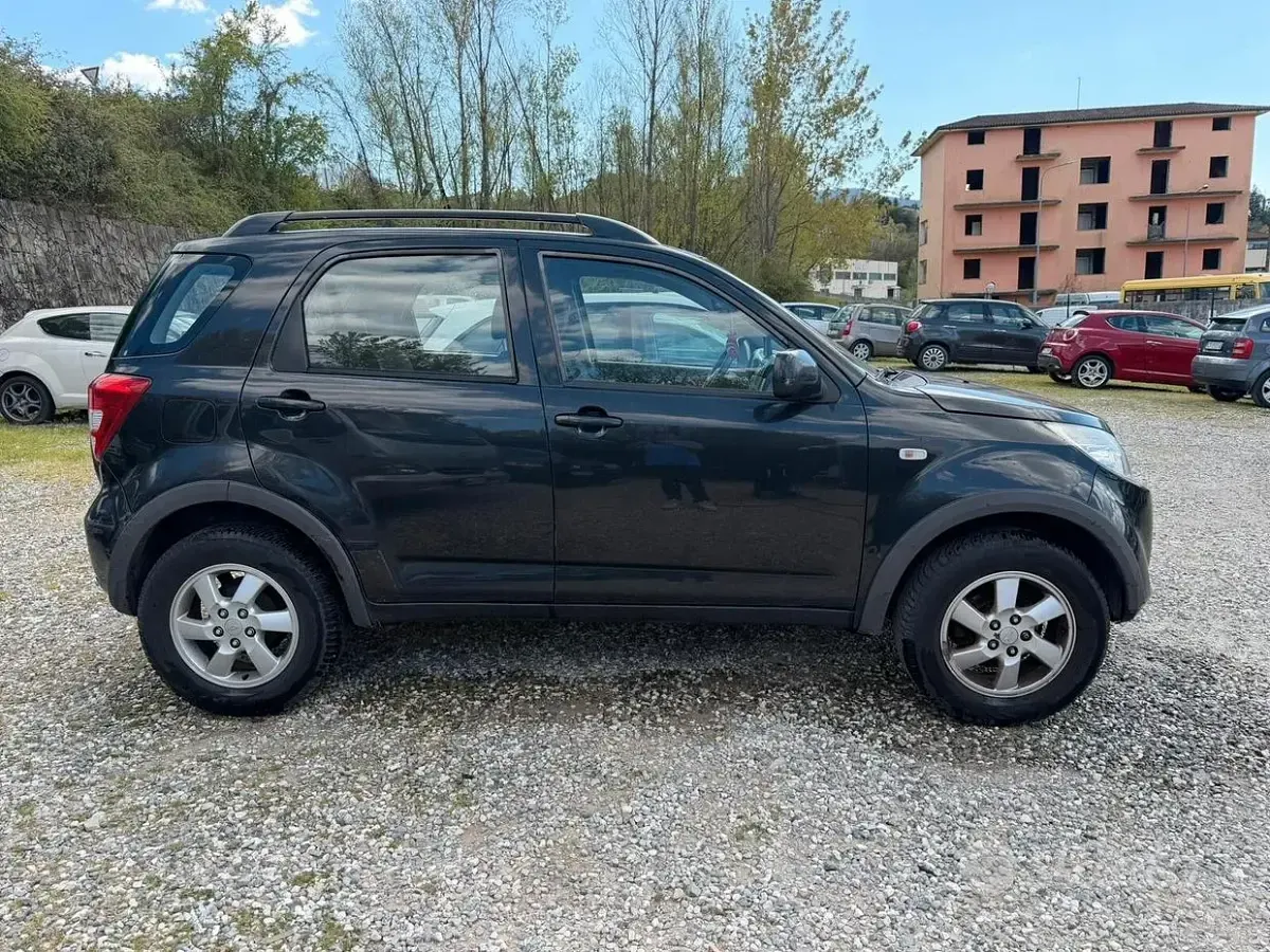 Usata Daihatsu Terios 86 CV (63 kW) 2006 Nero SUV