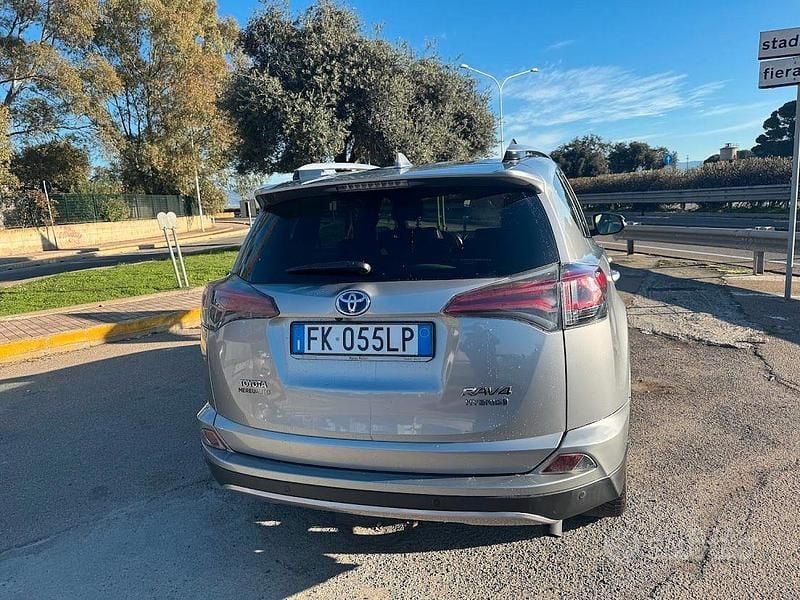Usata Toyota RAV4 2017 Grigio SUV