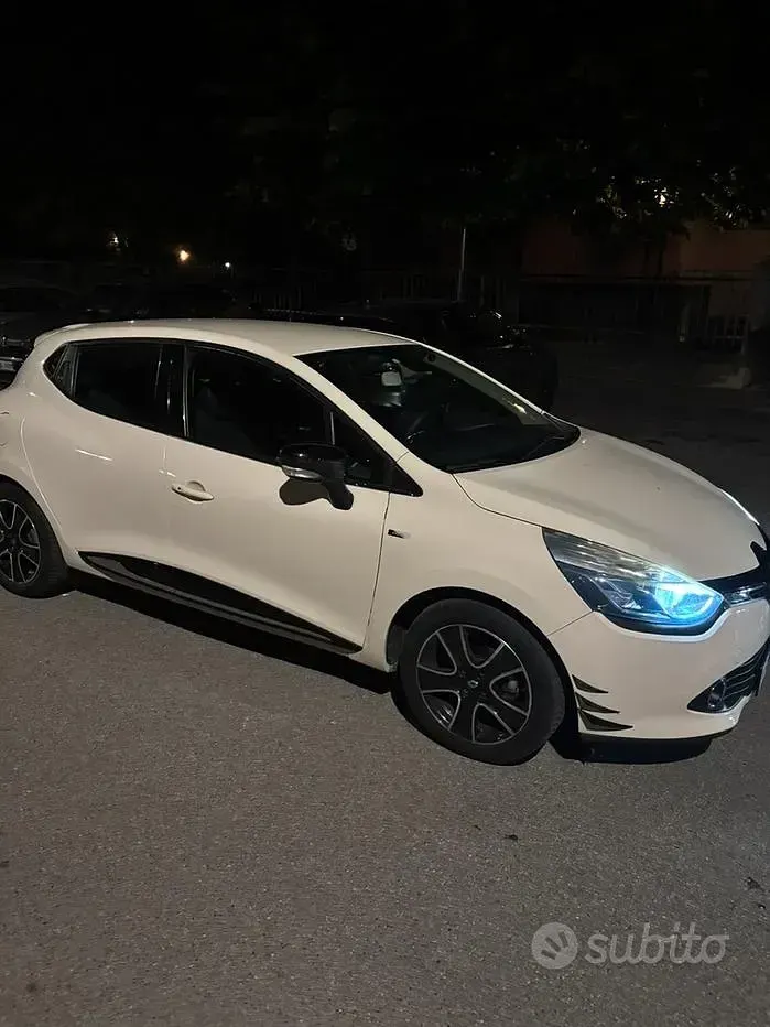 Usata Renault Clio IV 73 CV (53 kW) 2016 Giallo Berlina