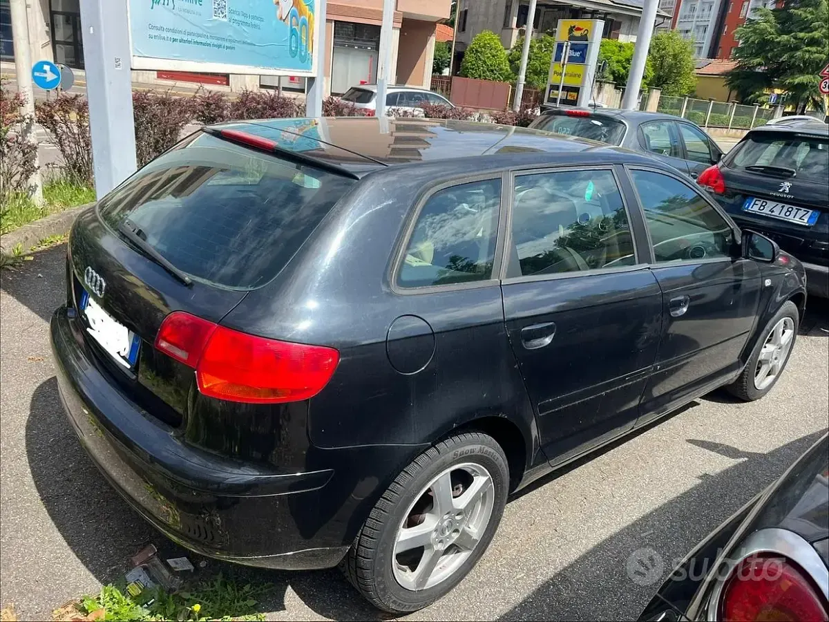 Usata Audi A3 Attraction 102 CV (75 kW) 2005 Nero Utilitaria