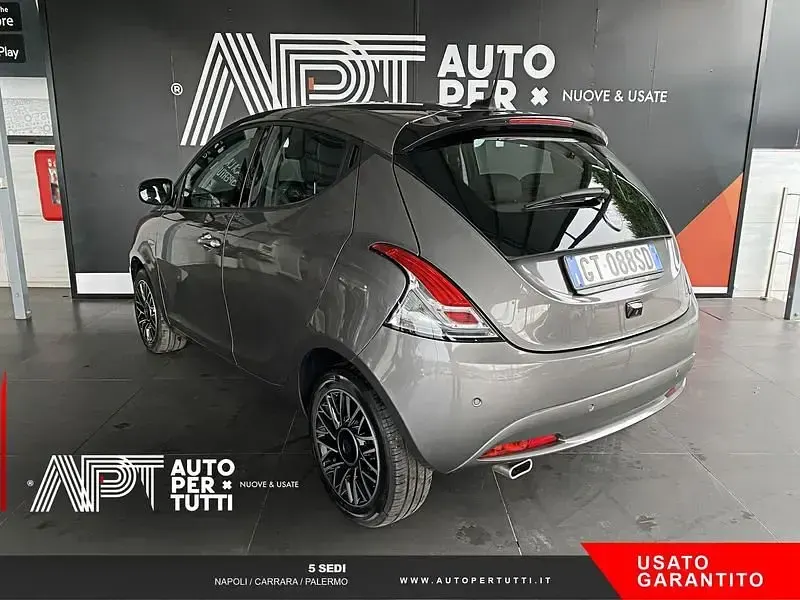Occasion Lancia Ypsilon S 69 PK (50 kW) 2024 Grijs Hatchback
