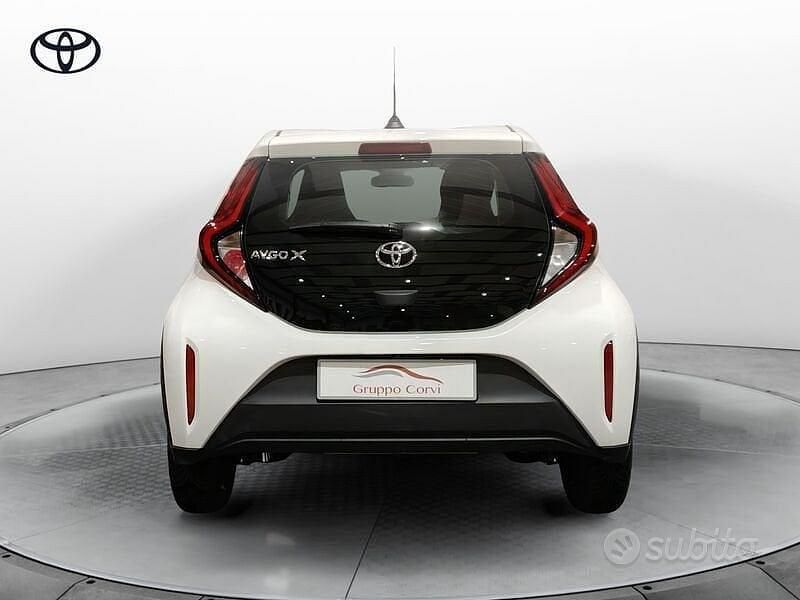 Usata Toyota Aygo X Active 72 CV (52 kW) 2024 Bianco SUV