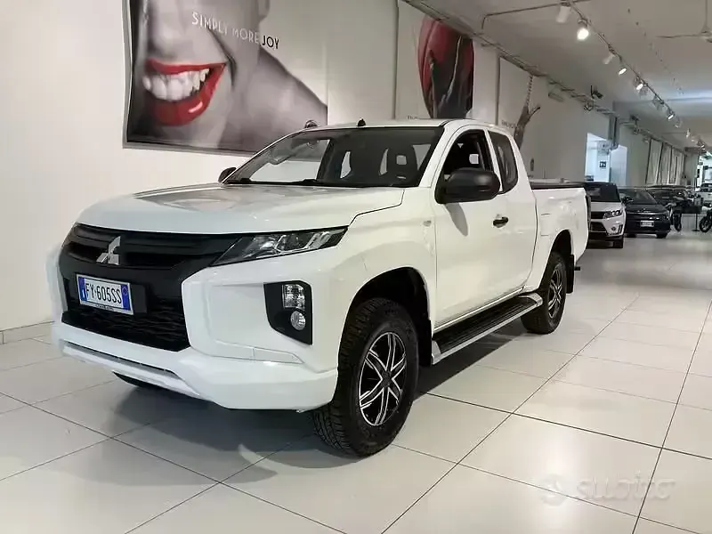 Usata Mitsubishi L200 Invite 150 CV (110 kW) 2019 Pick-up