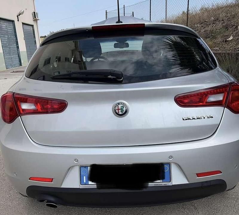 Usata Alfa Romeo Giulietta Business 120 CV (88 kW) 2016 Grigio Berlina