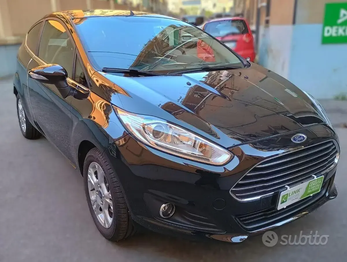 Usata Ford Fiesta Titanium 95 CV (69 kW) 2016 Nero Utilitaria