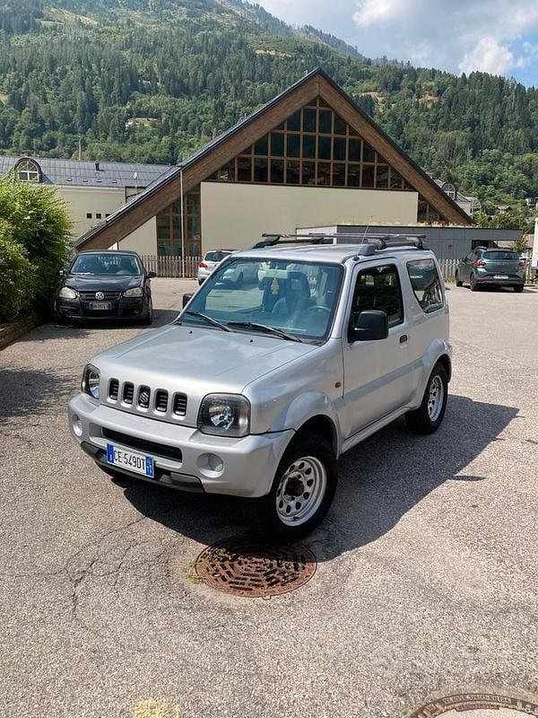 Grigio Usata 2003 Suzuki Jimny SUV | 8000 € (Buon prezzo) - Immagine 1/4