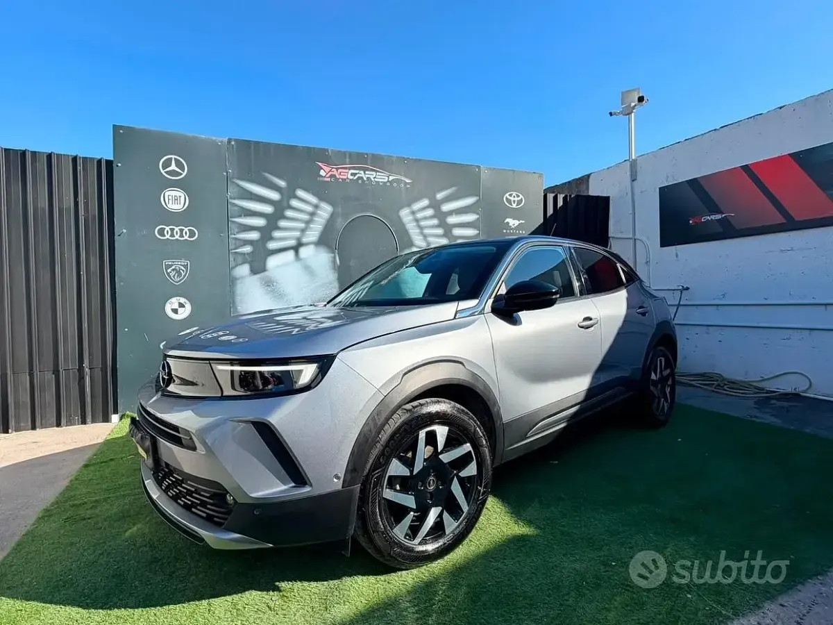 Usata Opel Mokka Elegance 101 CV (74 kW) 2025 Grigio SUV