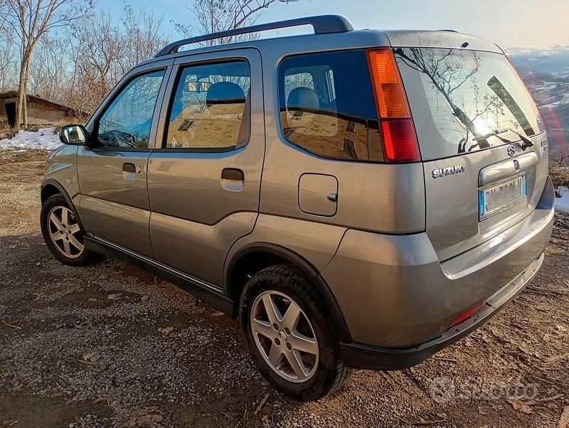 Usata Suzuki Ignis 69 CV (50 kW) 2005 Grigio Utilitaria