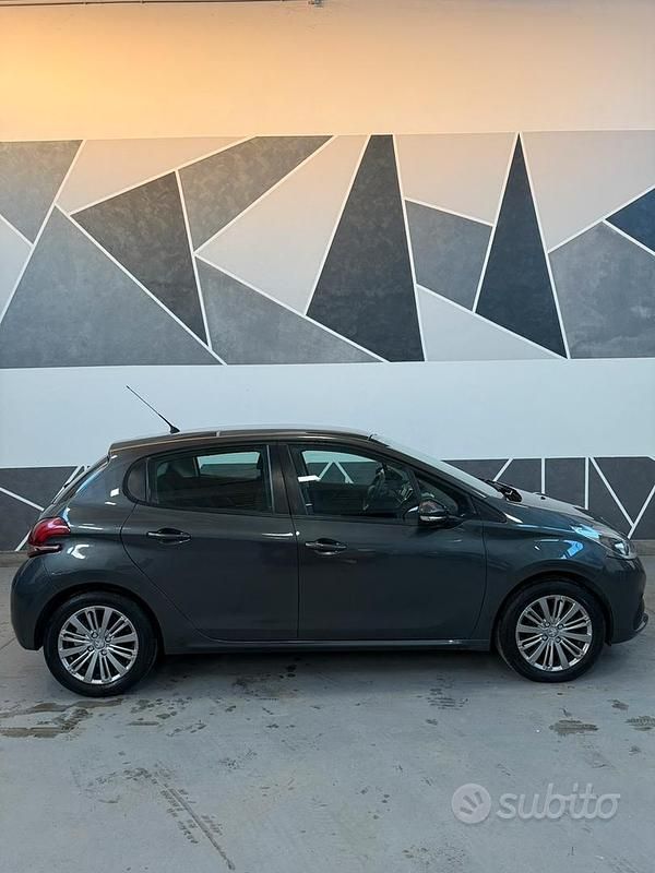 Usata Peugeot 208 2016 Grigio Utilitaria