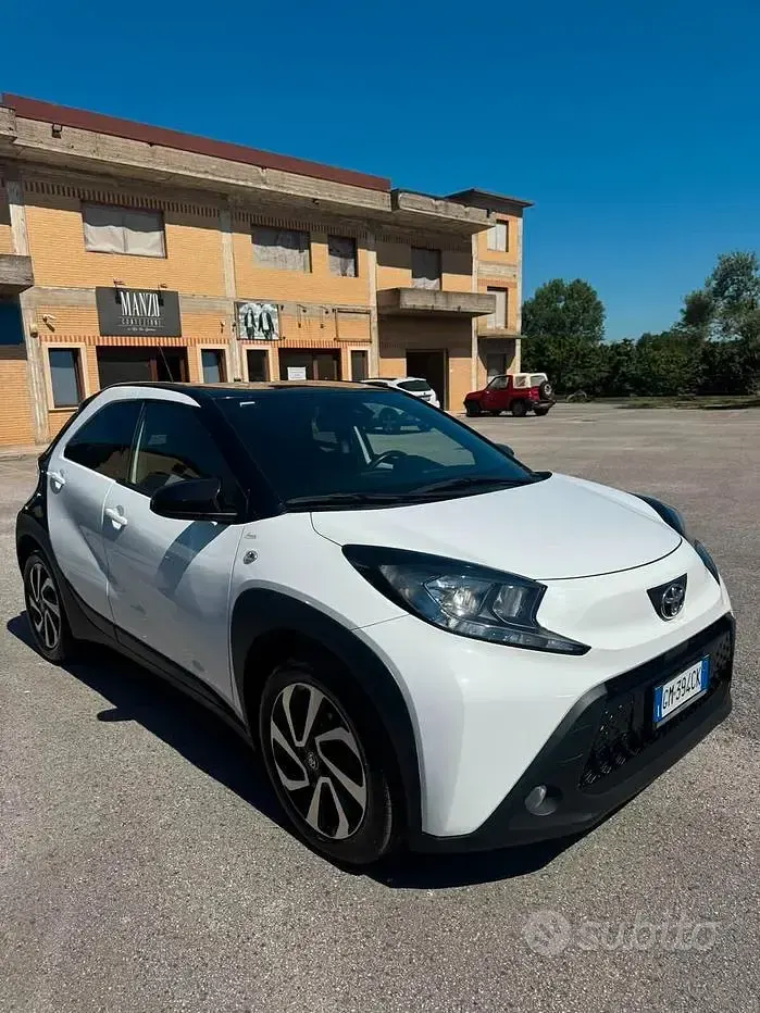 Usata Toyota Aygo X Trend 72 CV (52 kW) 2023 Bianco SUV