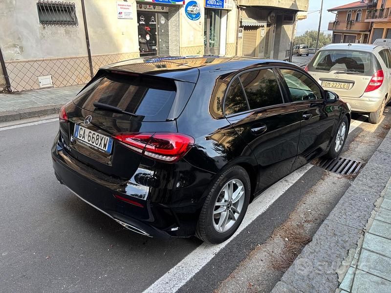 Usata Mercedes A180 115 CV (84 kW) 2020 Nero Berlina