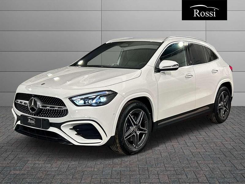 Nuova Mercedes GLA180 116 CV (85 kW) 2026 Bianco polare SUV